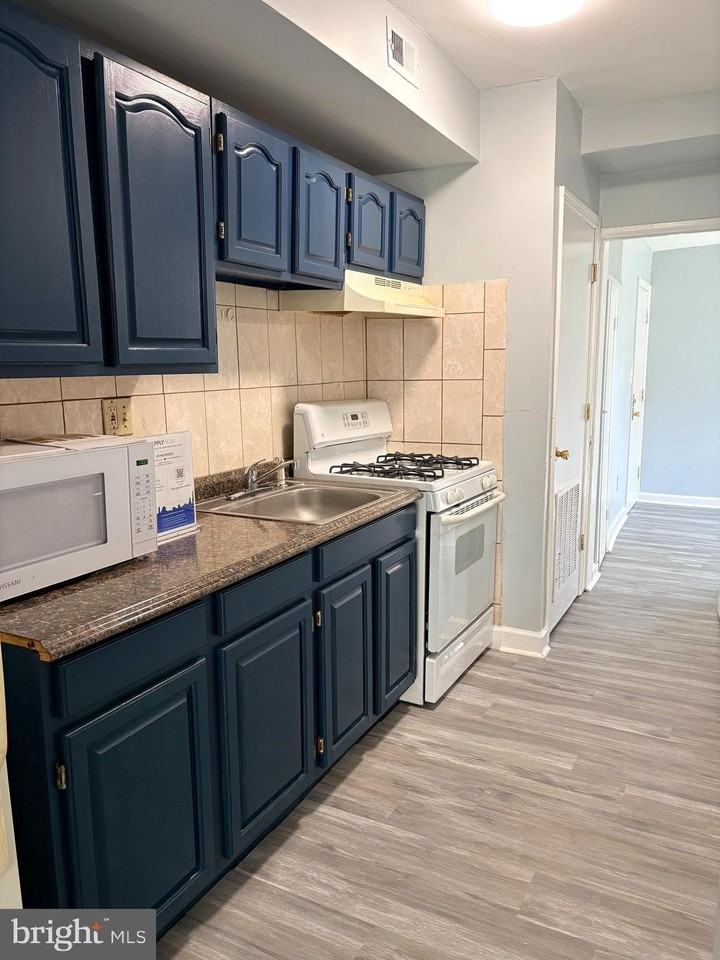 1324 Adams St Ne #2 - Photo 2 of 16