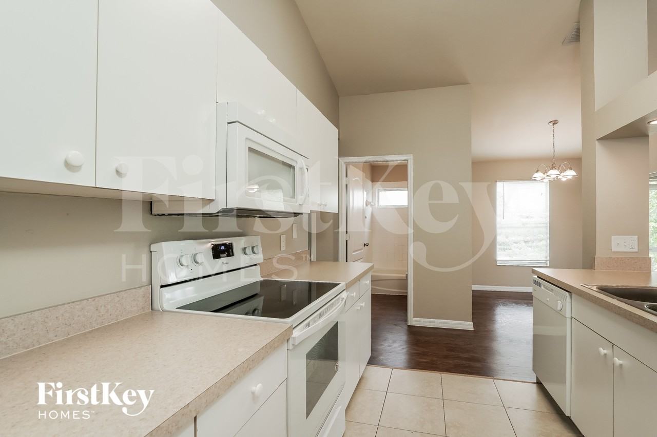 3208 9th St W - Photo 6 of 16