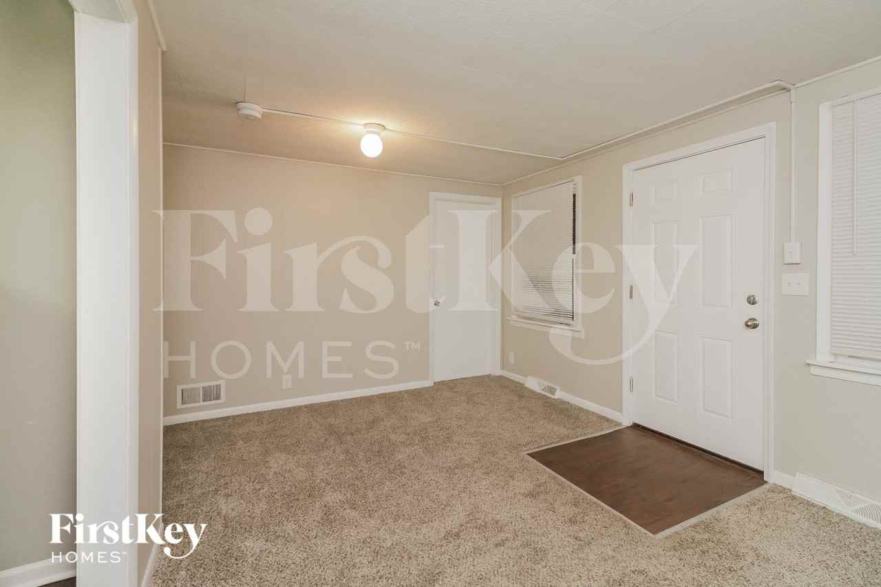 2918 Gabriel Ave - Photo 3 of 15