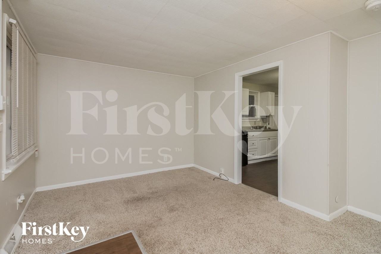 2918 Gabriel Ave - Photo 4 of 15