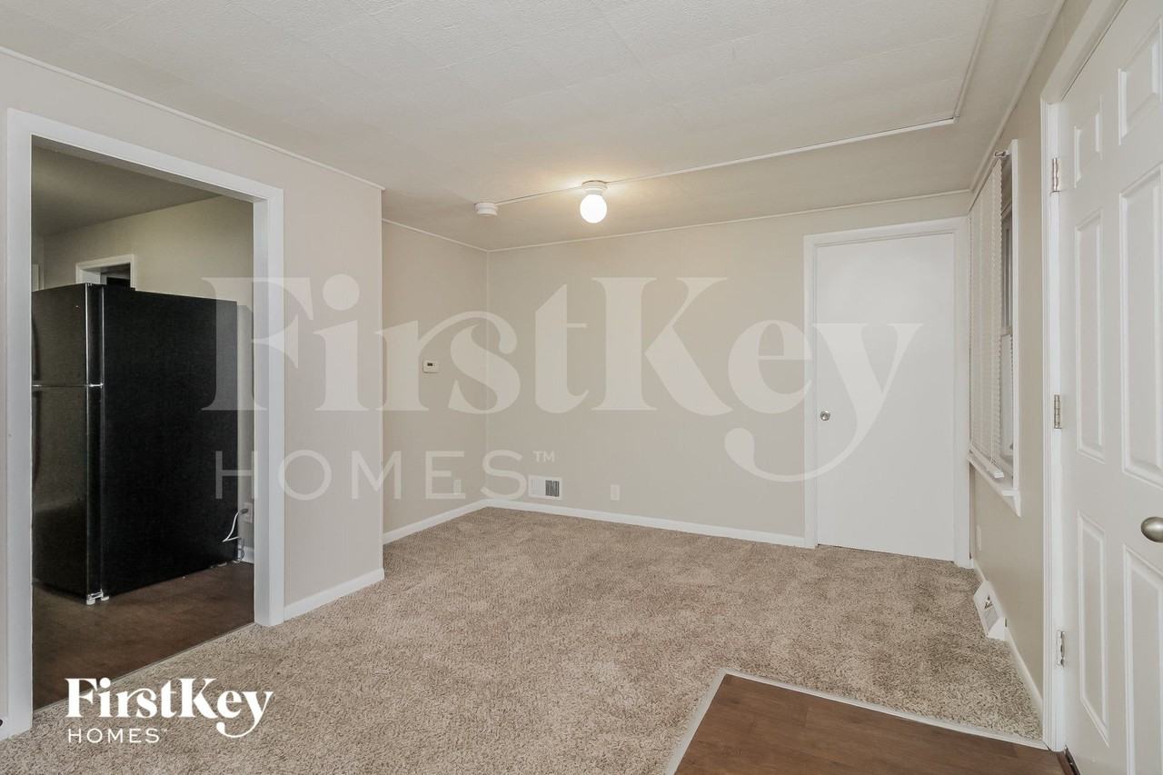 2918 Gabriel Ave - Photo 5 of 15