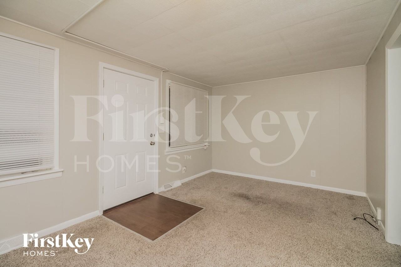 2918 Gabriel Ave - Photo 6 of 15