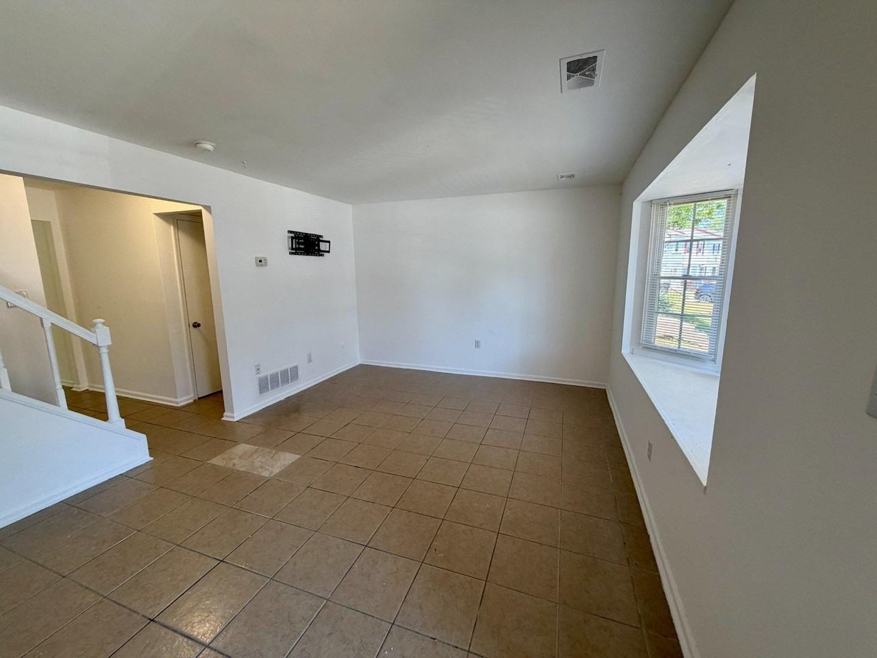 68 Village Dr - Photo 3 of 15