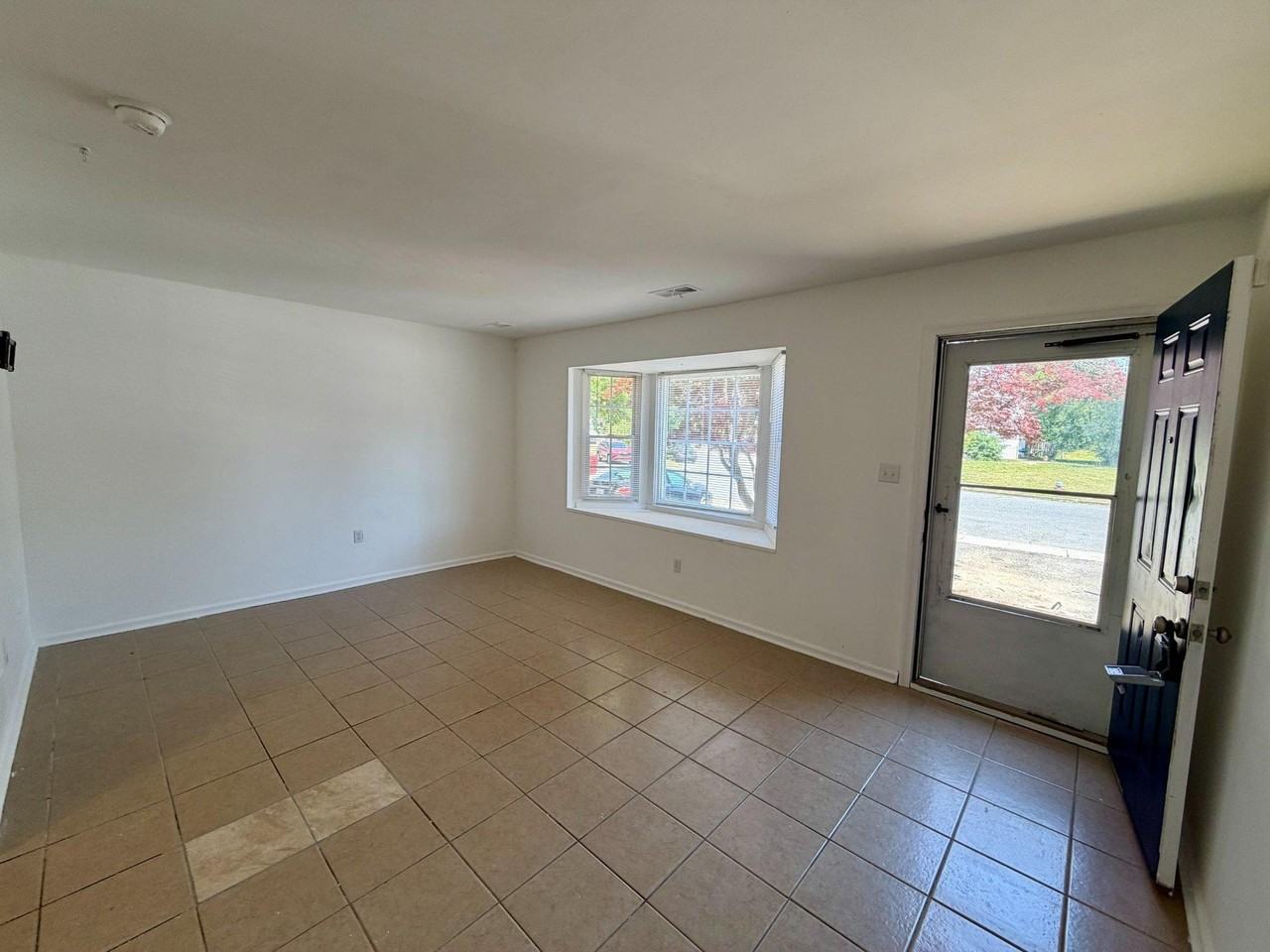 68 Village Dr - Photo 4 of 15