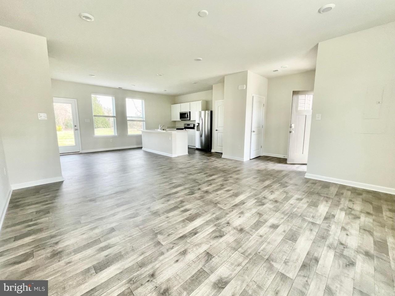 87 Filbert Dr - Photo 4 of 15