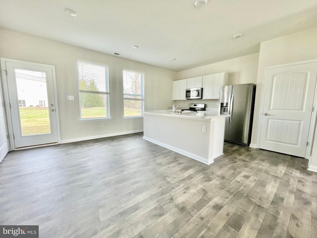 87 Filbert Dr - Photo 5 of 15