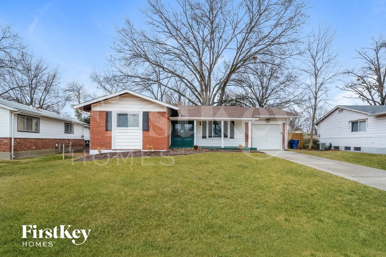 2415 Cambridge Dr