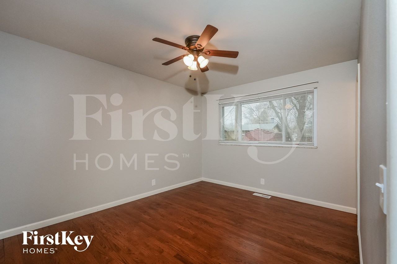 2415 Cambridge Dr - Photo 7 of 14