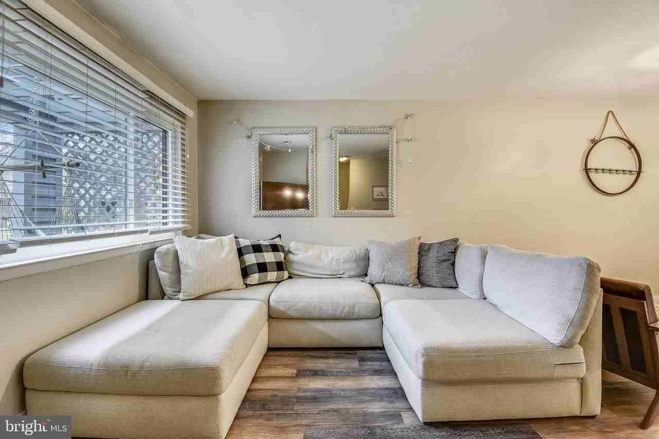 1059 Cedar Ridge Ct - Photo 4 of 30