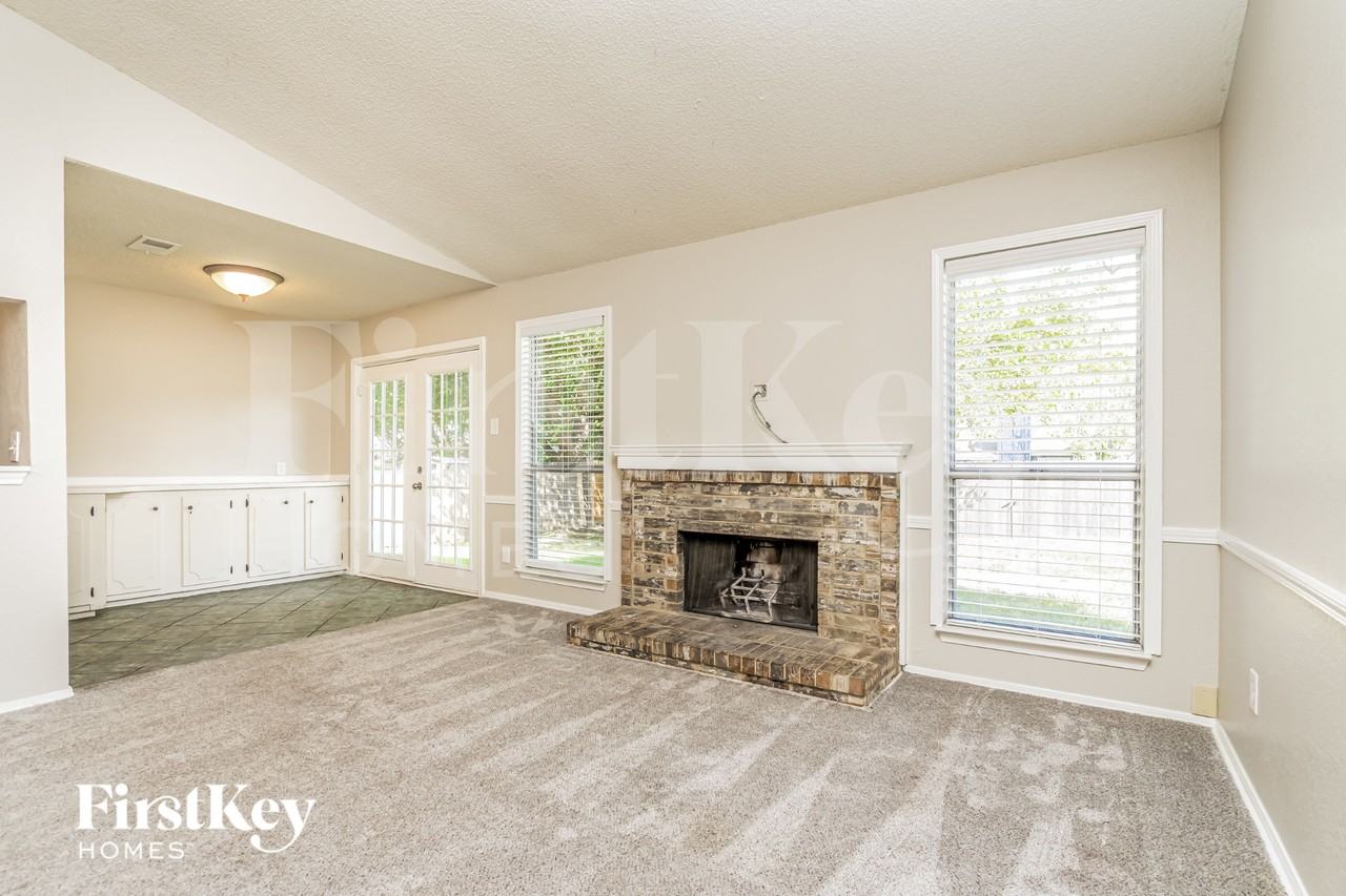 234 Rockwall Pkwy - Photo 4 of 15