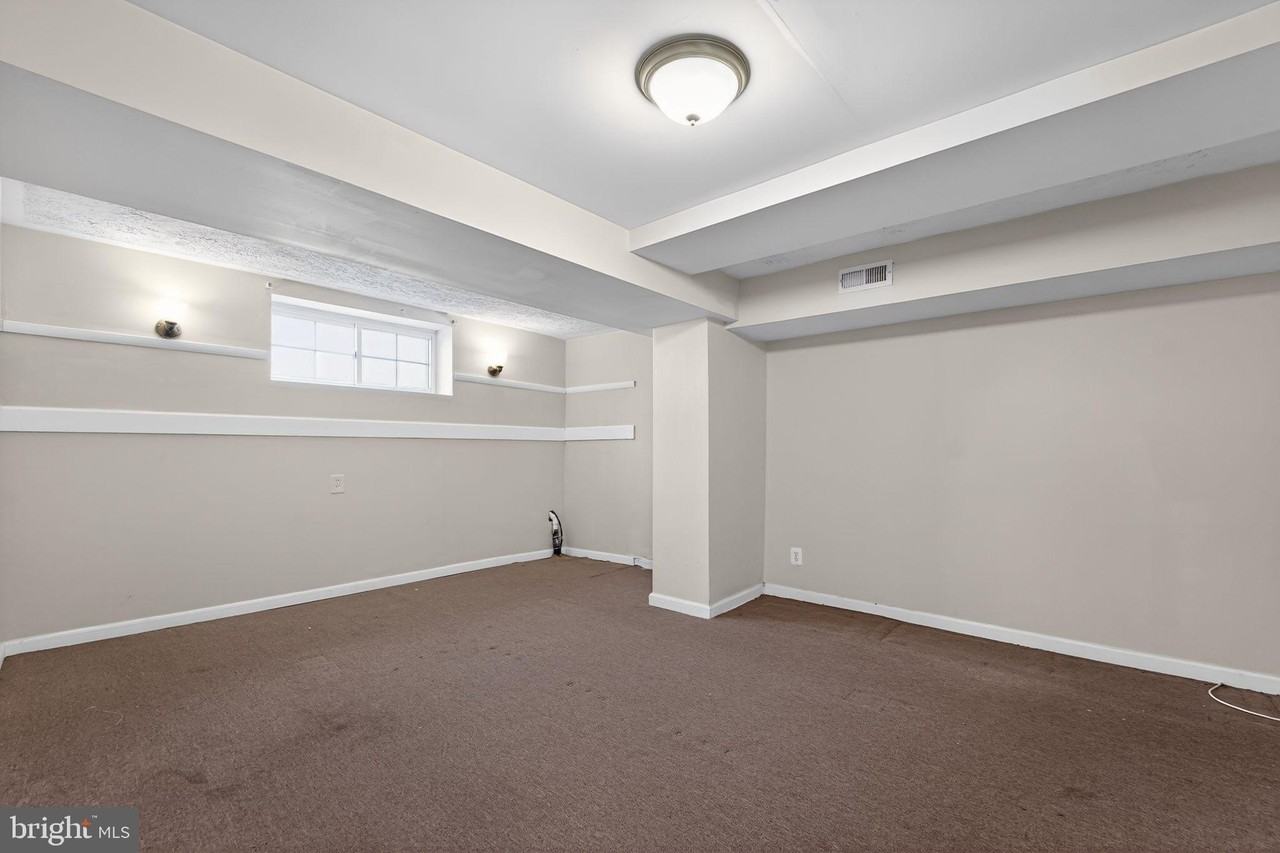 3544 4th St - Photo 4 of 15