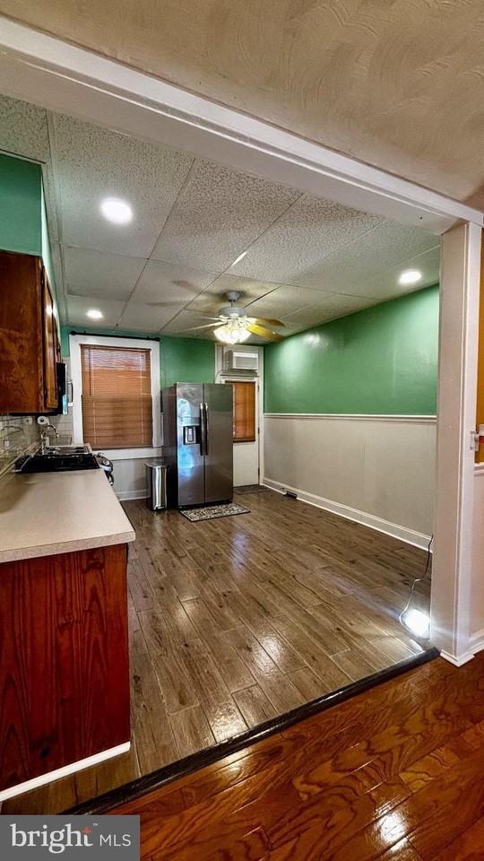 2509 Christian St - Photo 7 of 29