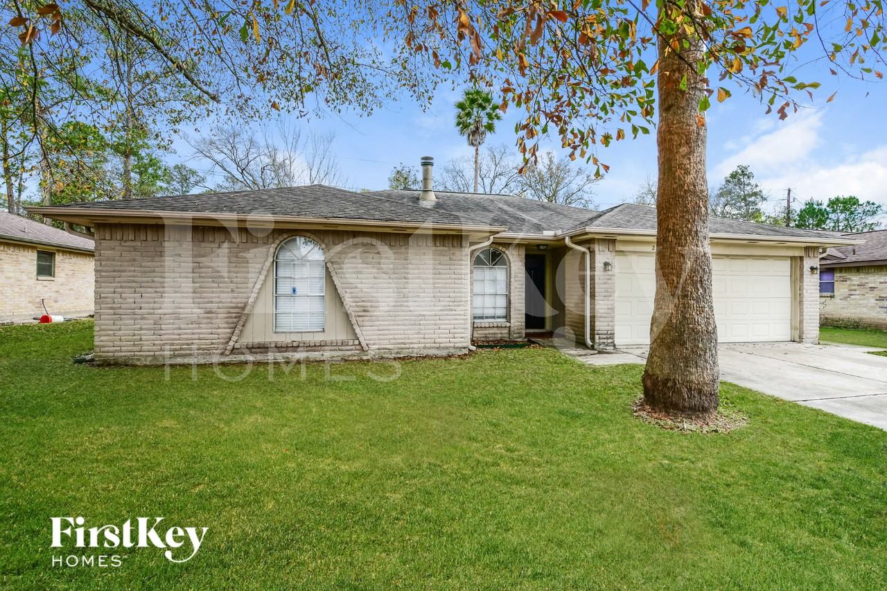 22234 Waynegate Dr - Photo 2 of 16