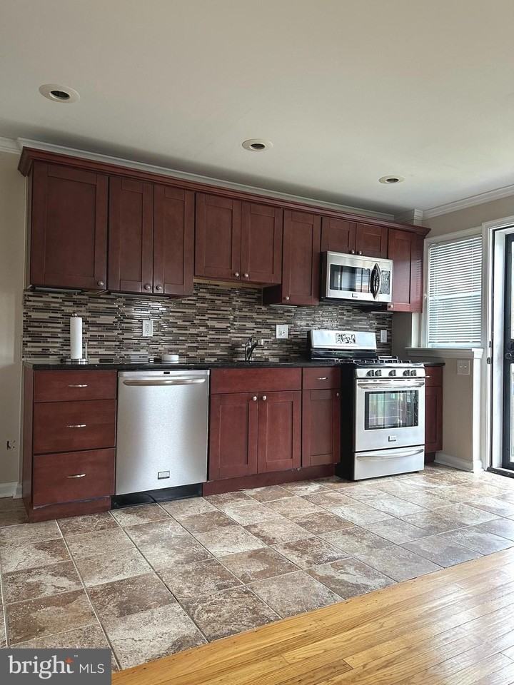 500 Lucia Ave - Photo 6 of 31