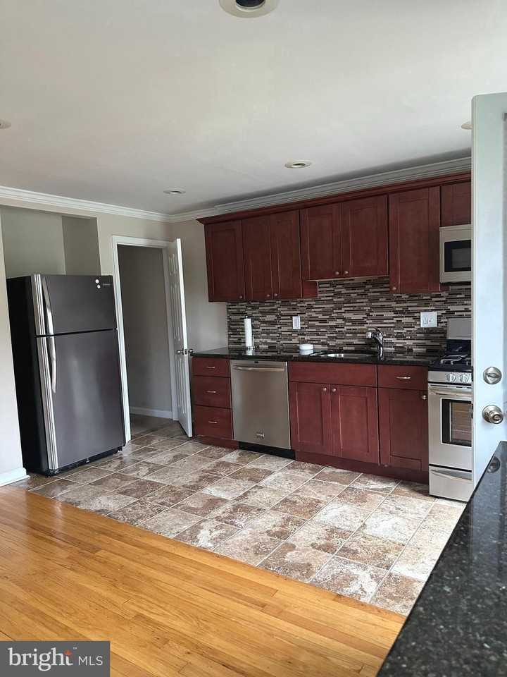500 Lucia Ave - Photo 7 of 31