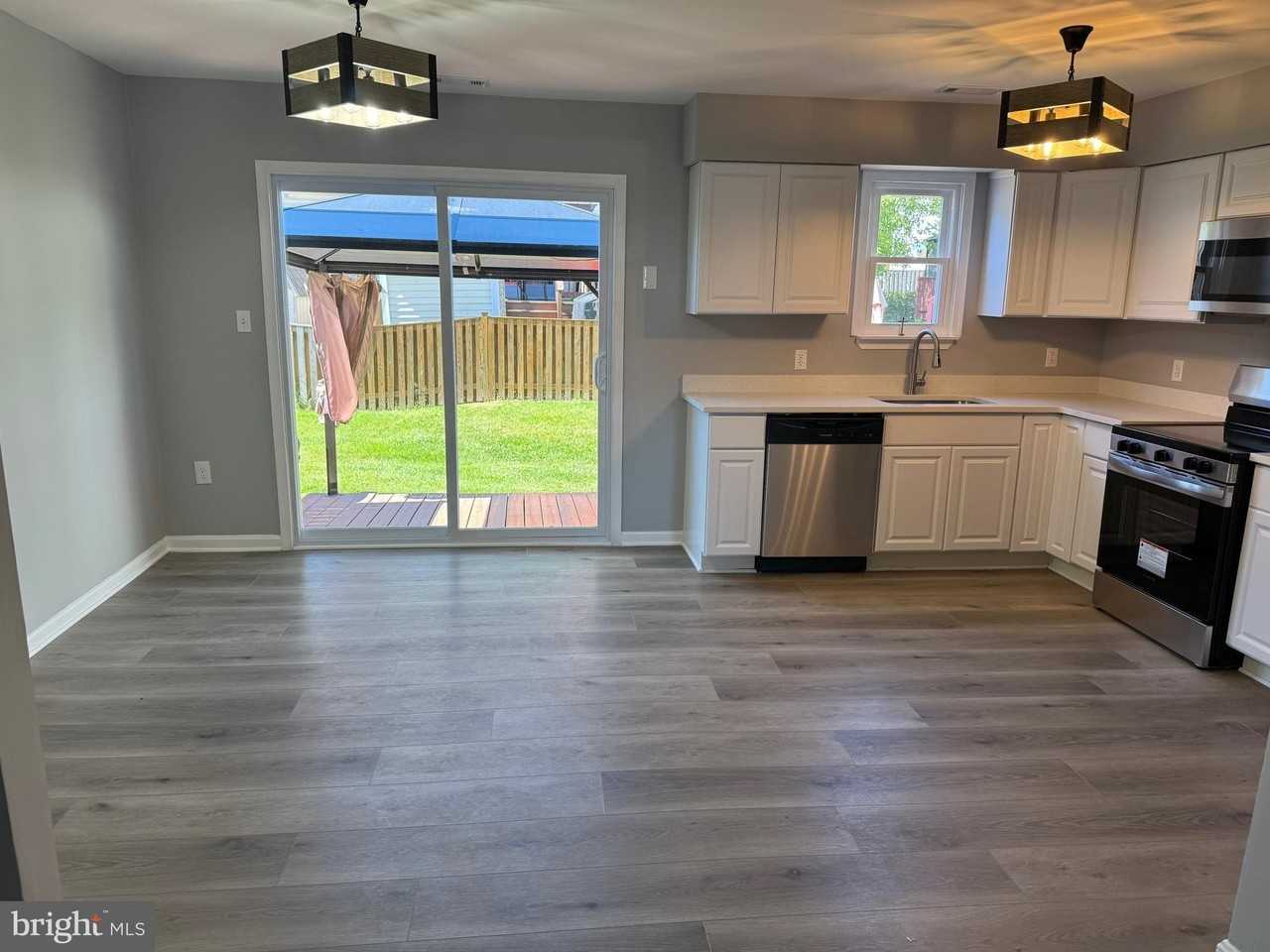 146 Marine Oaks Dr - Photo 3 of 16