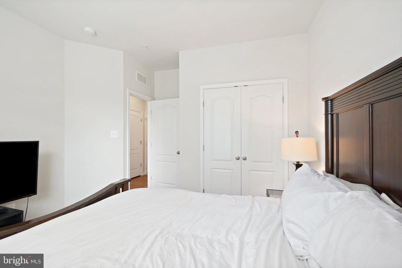 6052 Krantz Dr - Photo 7 of 40
