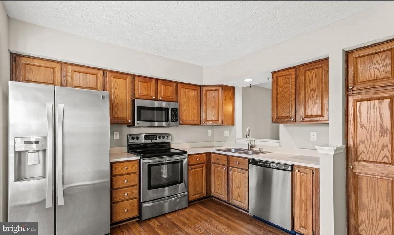 6359 New Haven Ct - Photo 5 of 38