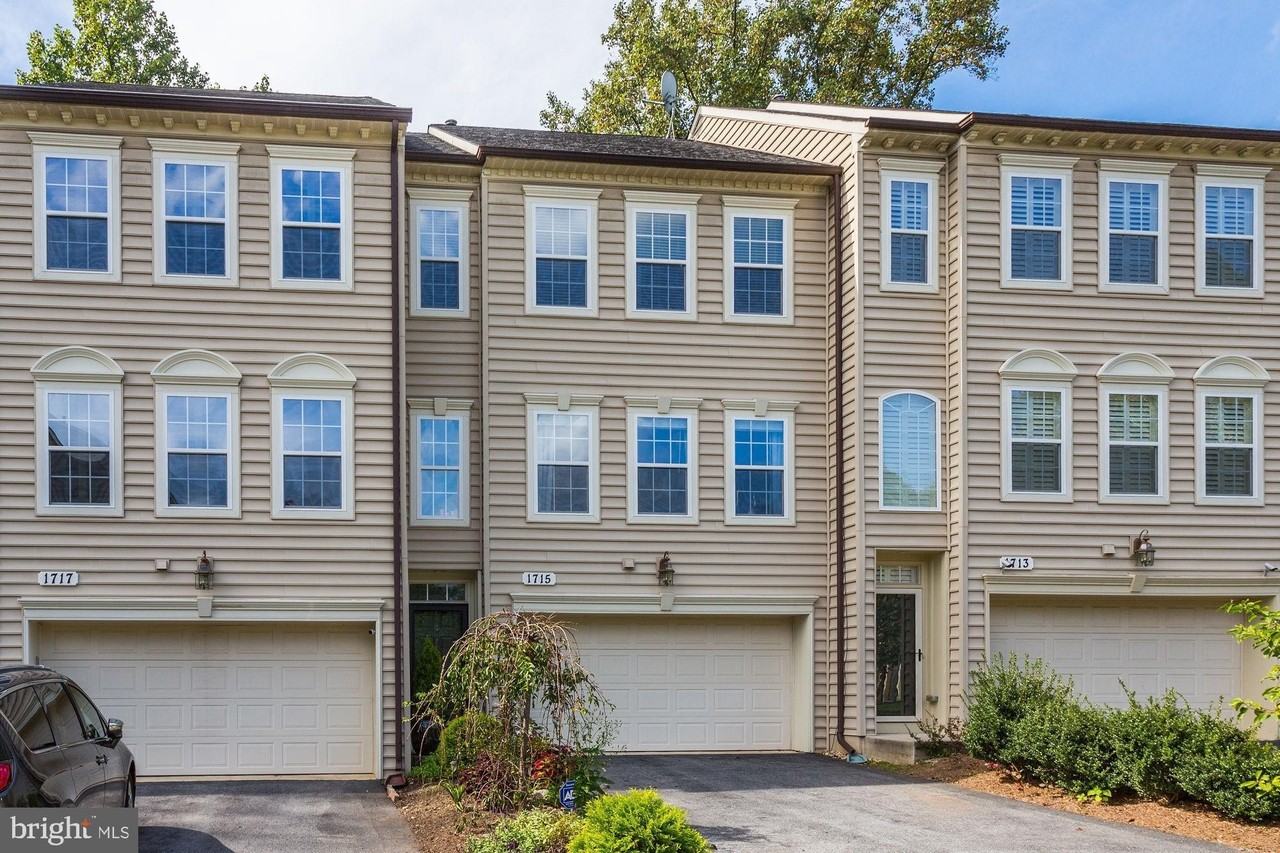 1715 Chiswick Ct - Photo 2 of 32