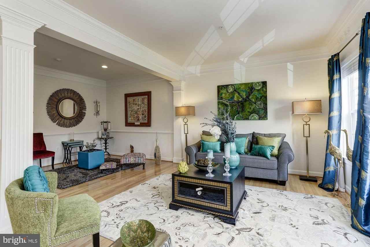1715 Chiswick Ct - Photo 3 of 32