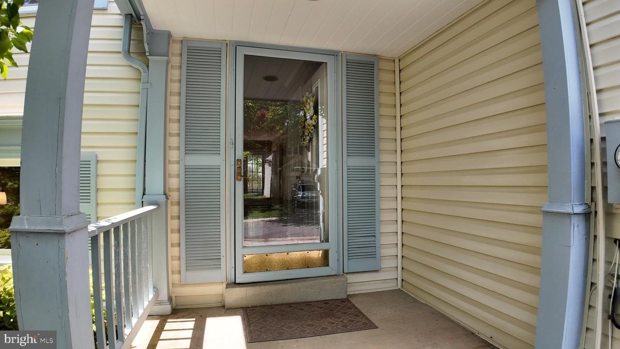 20412 Bargene Way - Photo 2 of 31