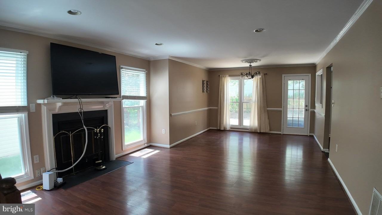 20412 Bargene Way - Photo 7 of 31