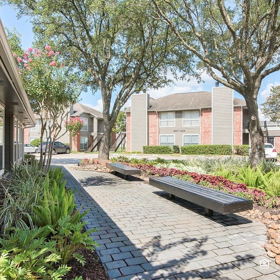 The Farrington Apartments - Photo 5 of 22