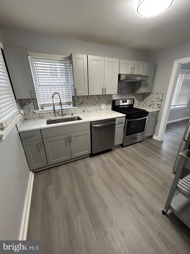 4105 Warner St - Photo 2 of 10