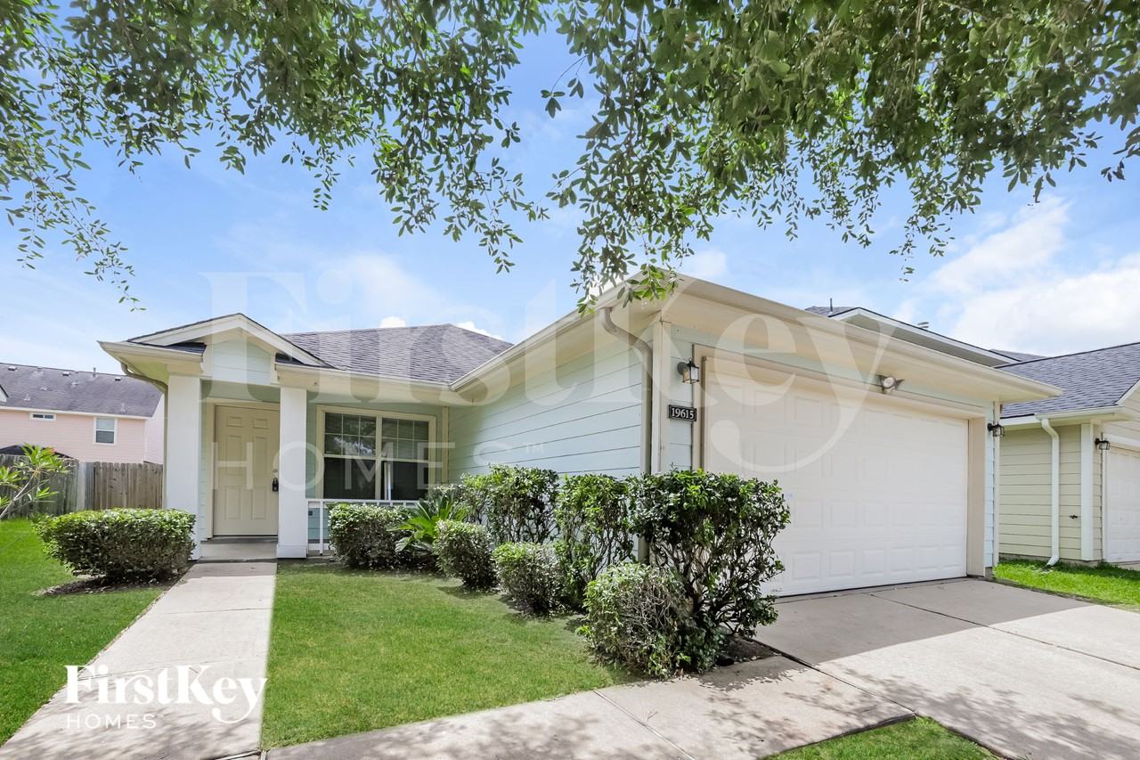 19615 Plantation Tree Ct - Photo 2 of 16