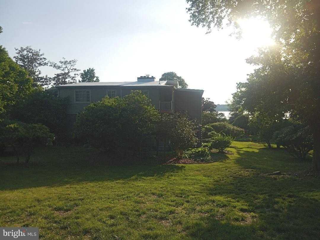 1307 Lark Ln - Photo 2 of 26