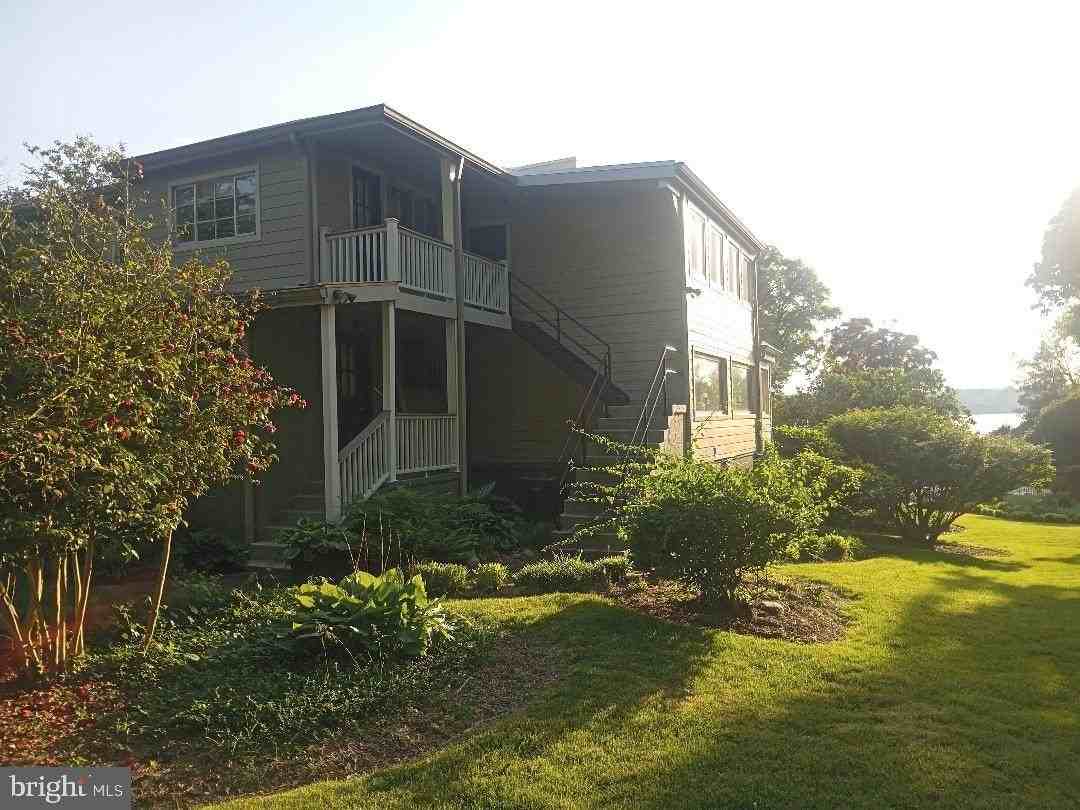 1307 Lark Ln - Photo 3 of 26