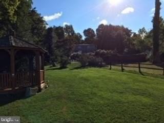 1307 Lark Ln - Photo 6 of 26