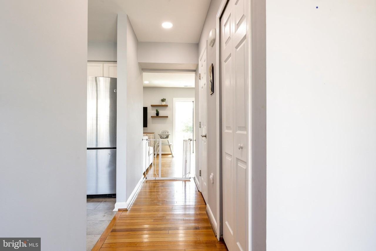 341 Creekside Commons Ct - Photo 3 of 23