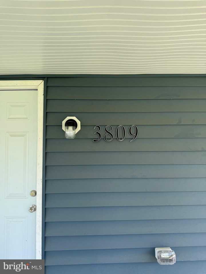 3809 Main St - Photo 5 of 12