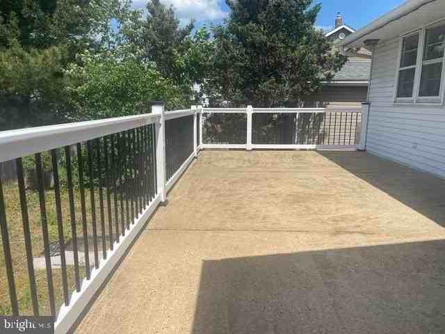 51 Carmen Ave - Photo 2 of 16