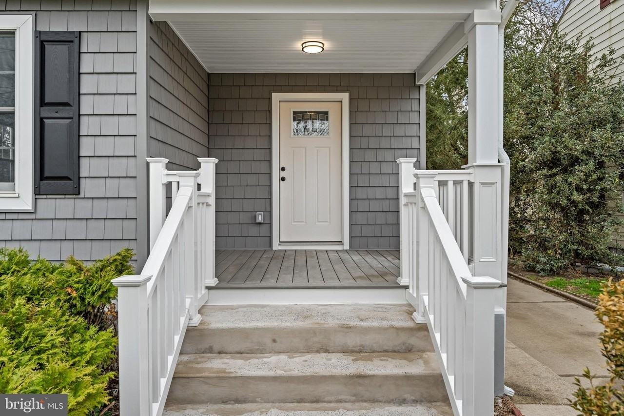 19 Conwell Ave - Photo 3 of 32