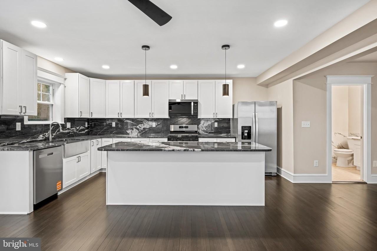 19 Conwell Ave - Photo 4 of 32