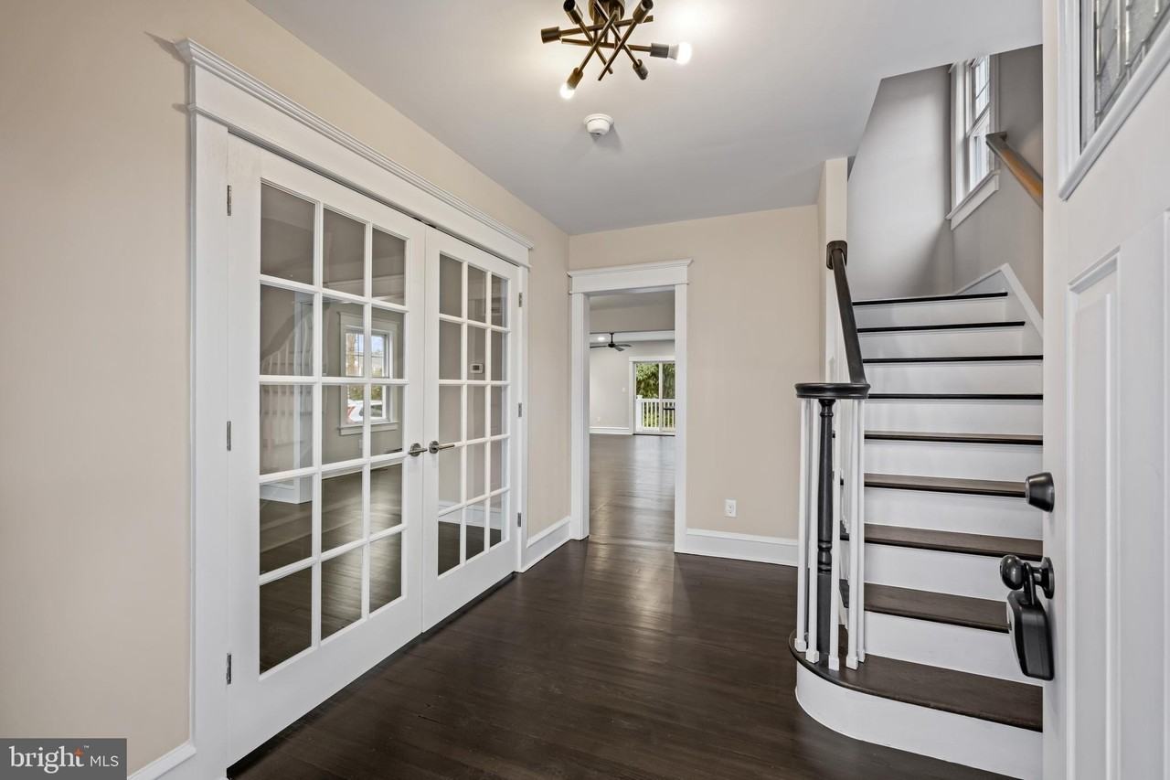 19 Conwell Ave - Photo 6 of 32