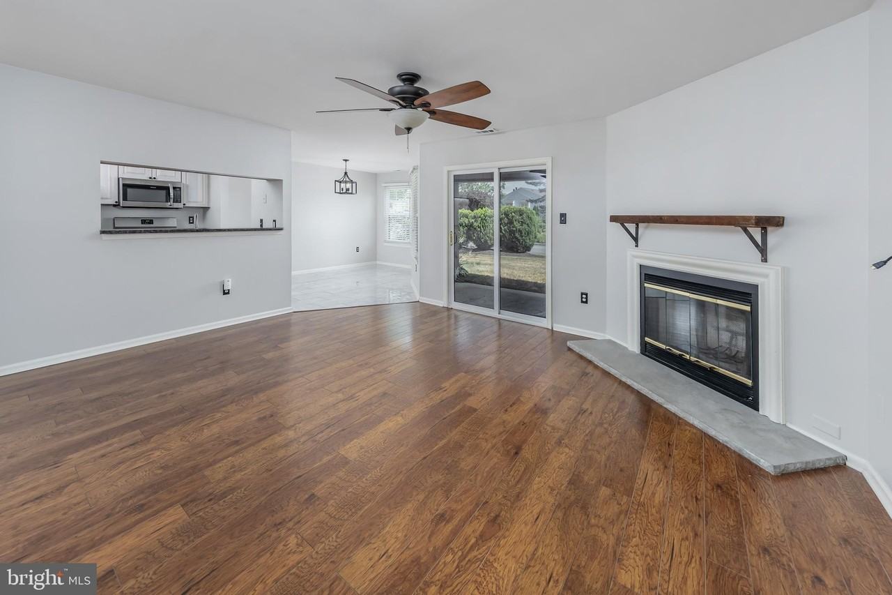 306 Georgia Ct - Photo 2 of 12