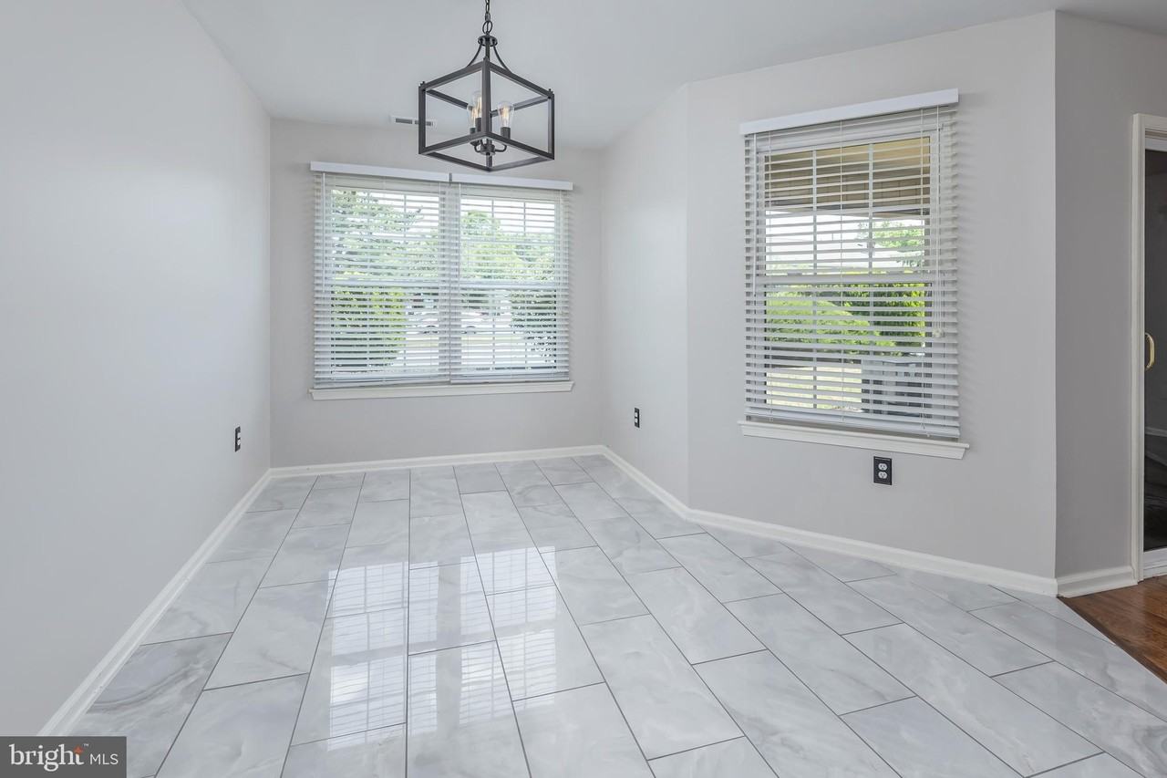 306 Georgia Ct - Photo 6 of 12