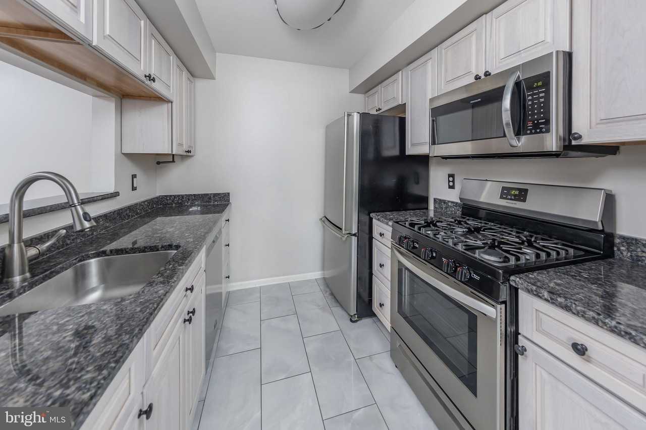 306 Georgia Ct - Photo 7 of 12