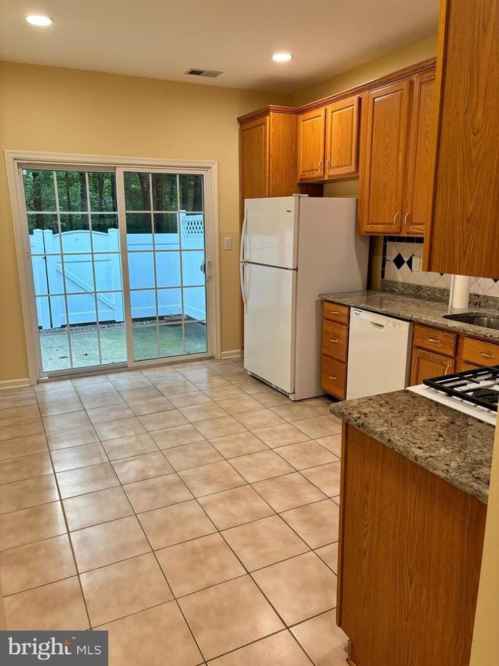 16 Normandy Dr - Photo 6 of 23
