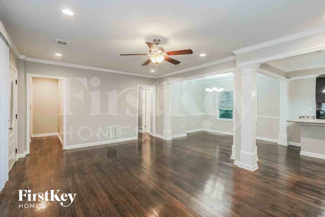 1648 Columbia Dr - Photo 6 of 15
