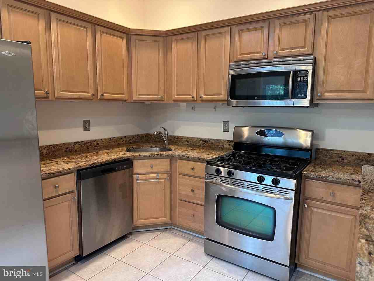 65 Cheverny Ct - Photo 3 of 17