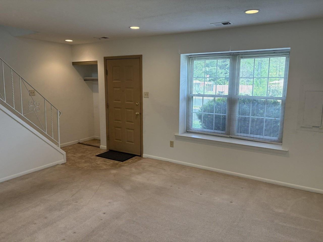167 Sunshine Dr - Photo 5 of 39
