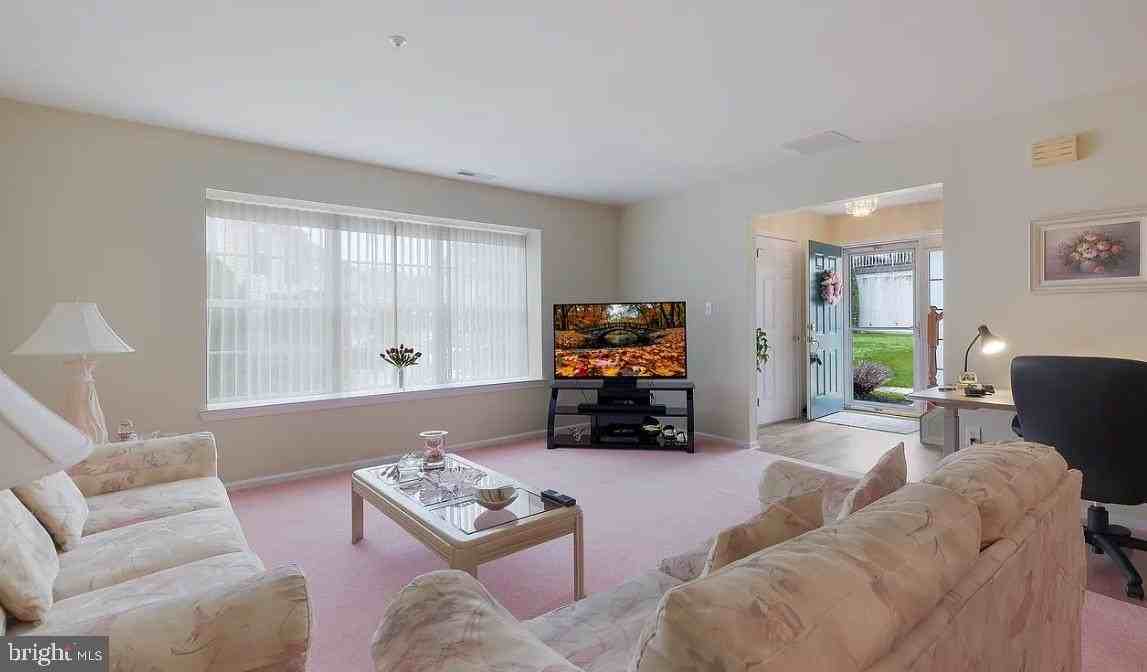1508 Carol Ct - Photo 5 of 27
