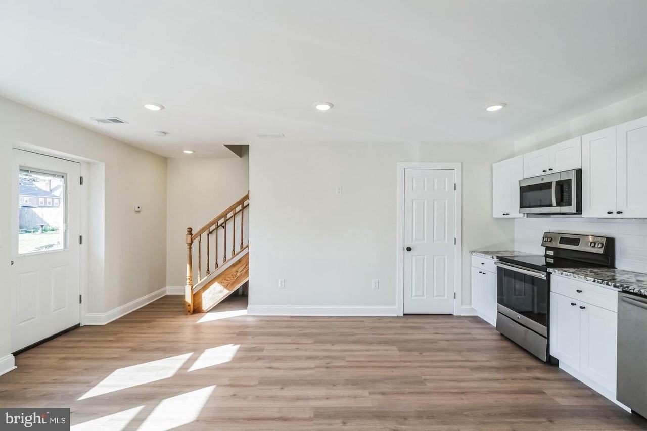 27 E Butler Ave #B - Photo 5 of 25