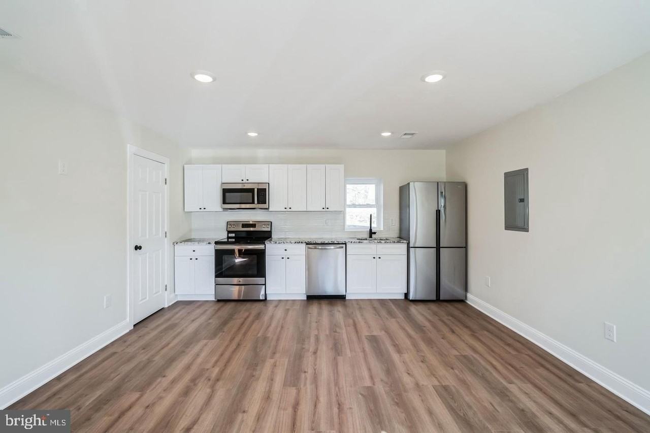 27 E Butler Ave #B - Photo 7 of 25