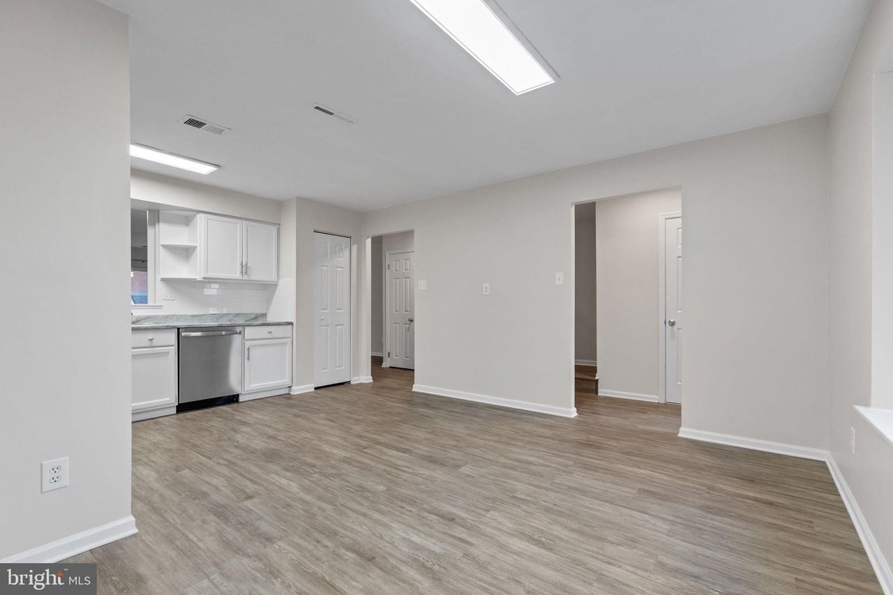 117 Caernarvon Ct - Photo 7 of 24