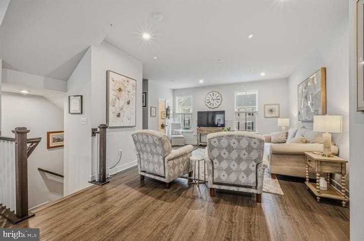 419 Paperbark Sq - Photo 6 of 19
